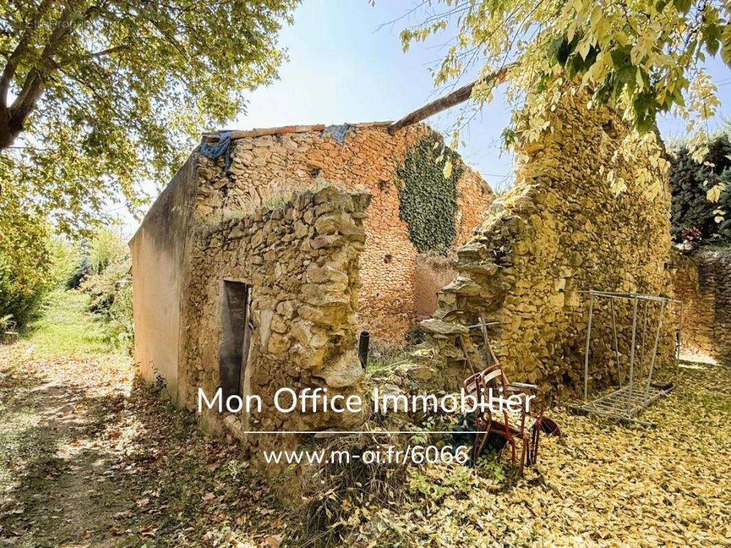Référence : 6066-ANC - Bastide familiale avec dépendances et grand terrain à pied de La Tour d'Aigues - photo 16