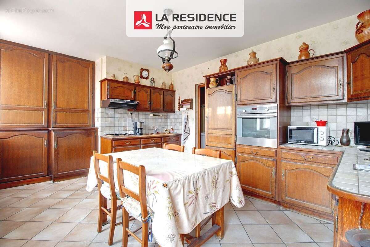 Maison à SAINT-ETIENNE-DU-ROUVRAY