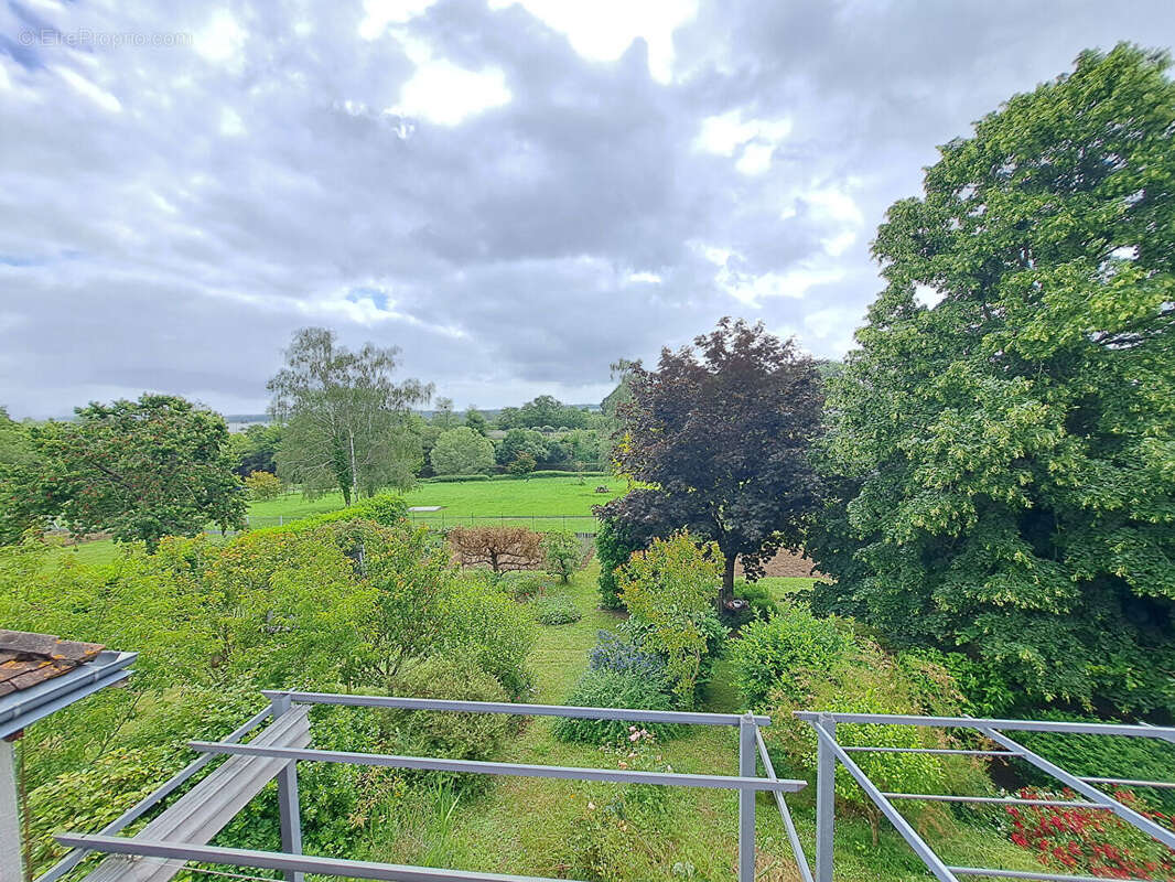 Maison 144 m² à Antran  - photo 4