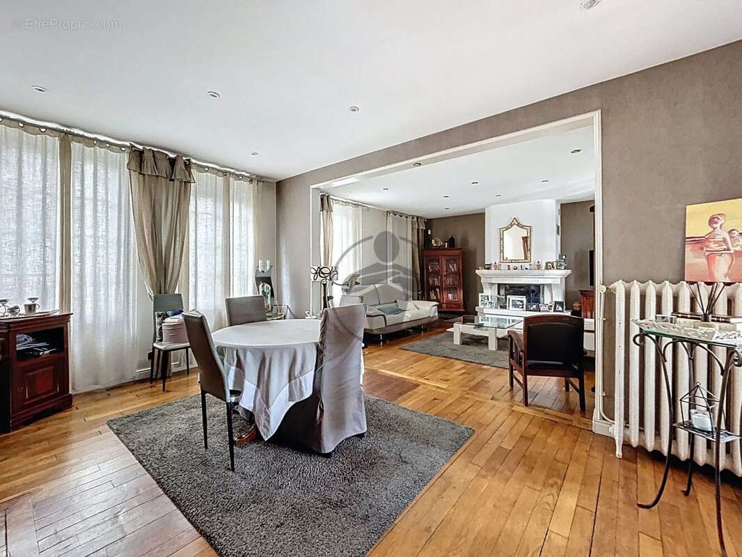 Maison à SAINT-QUENTIN