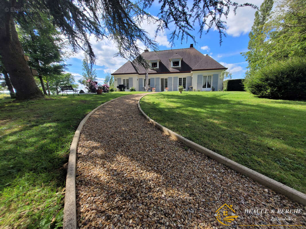 Maison à BROU