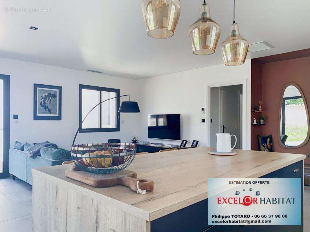 Maison à LA CHAPELLE-DE-GUINCHAY