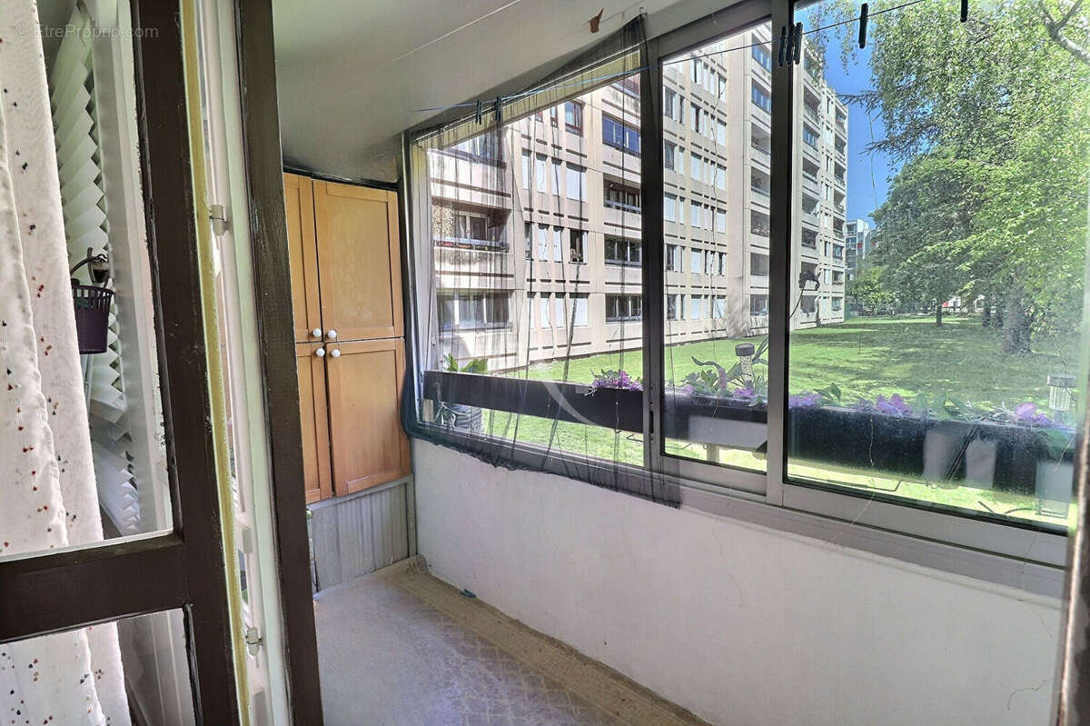 Appartement à SARTROUVILLE