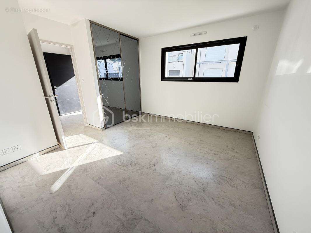 Maison à SAINT-ERBLON