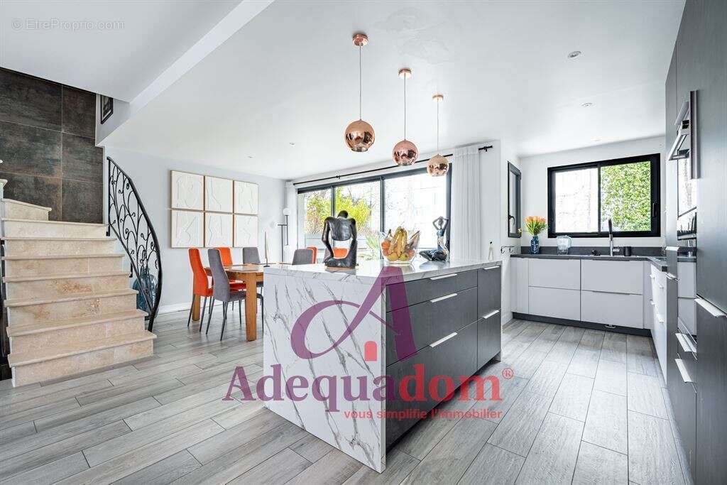 Maison à BOIS-COLOMBES