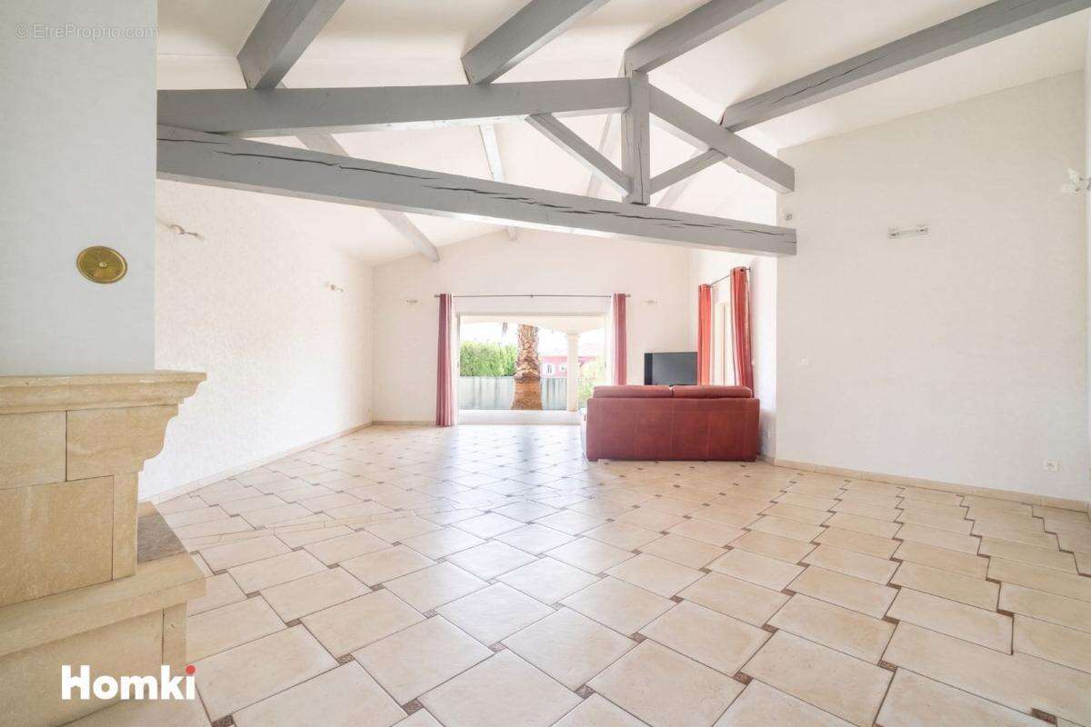Magnifique Villa T7 de 190 m2 avec mazet de 50m2 à Bagard 30140 - photo 6
