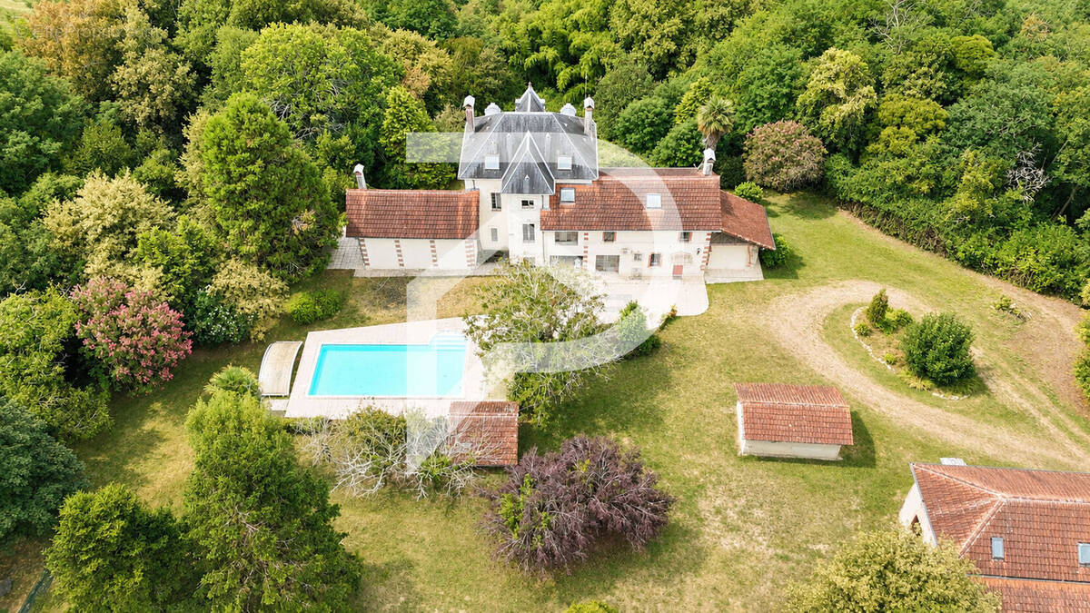 Maison à PEYREHORADE