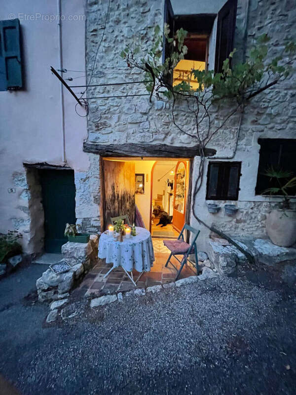 Maison à FOX-AMPHOUX