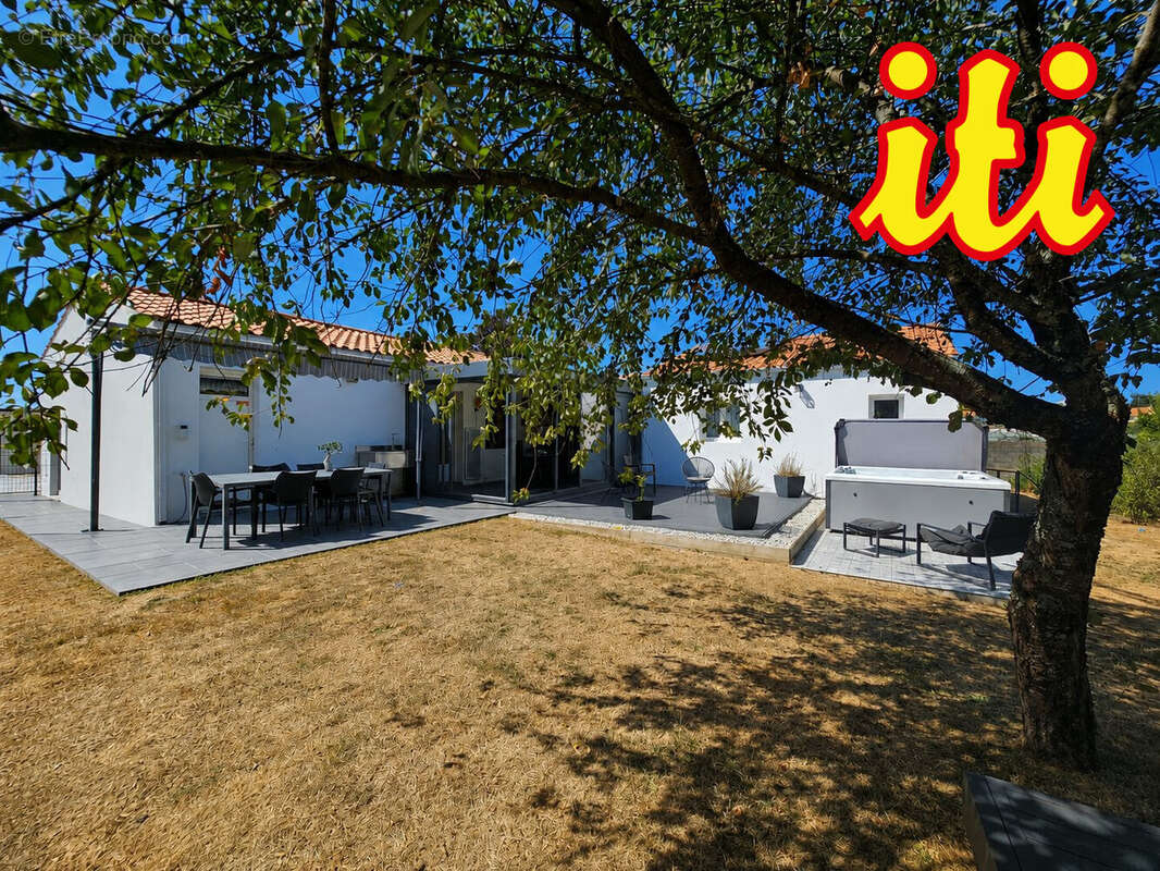 Maison 150 m² à Saint-Mathurin  - photo 2
