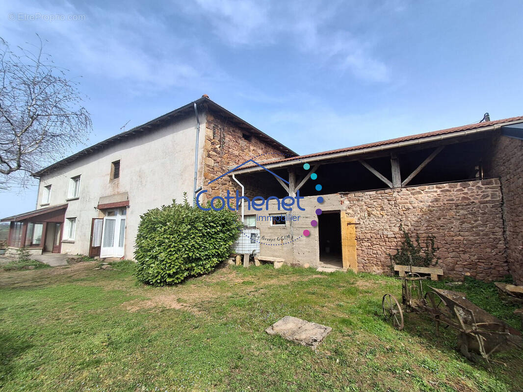 Maison à SAINT-IGNY-DE-ROCHE
