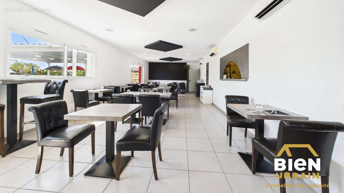 Autre à SAINT-CHAPTES