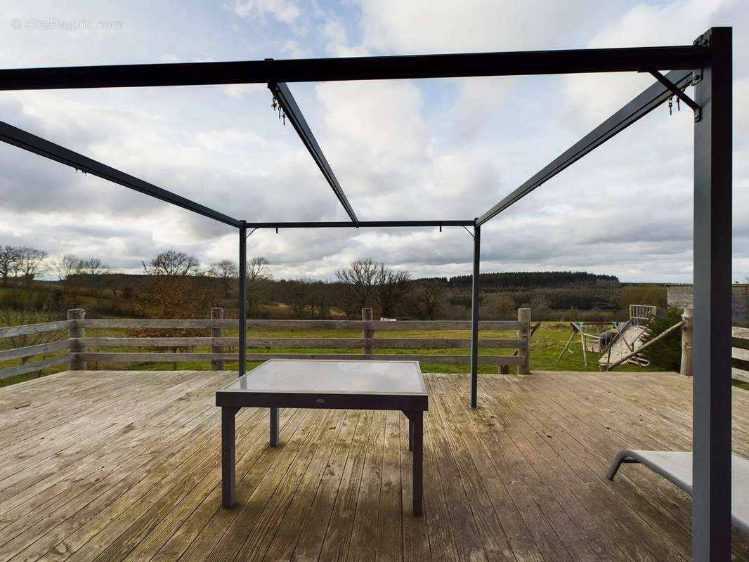 Maison à DOMPIERRE-EN-MORVAN