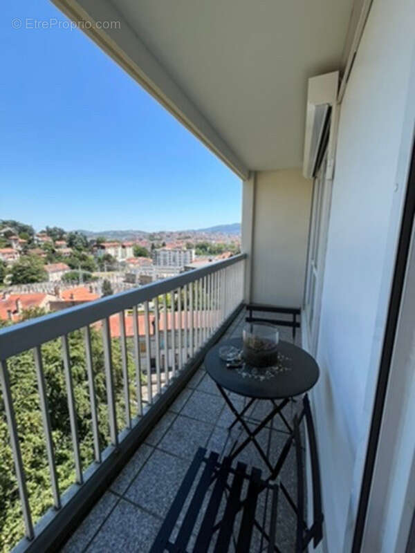 Appartement T4- 81,63m2- 8ème et dernier étage- Cave- Parking Privatif- Garage- Vue dégagée - Montaud- Le Grand Clos - photo 5