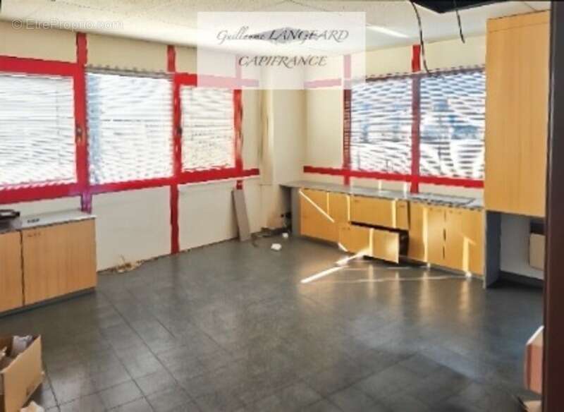 Commerce à IZERNORE