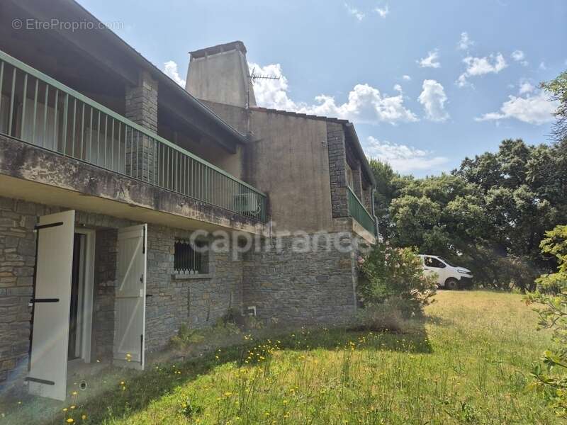 Maison à SAINT-JULIEN-LES-ROSIERS