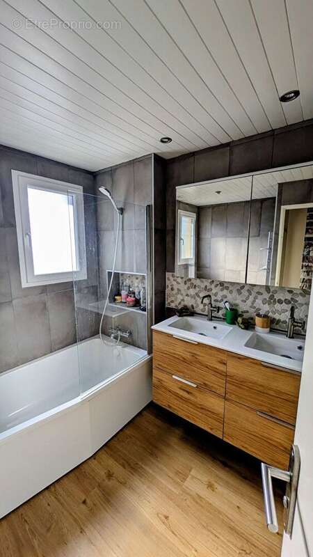 Villa - Secteur  Chatenay - photo 8