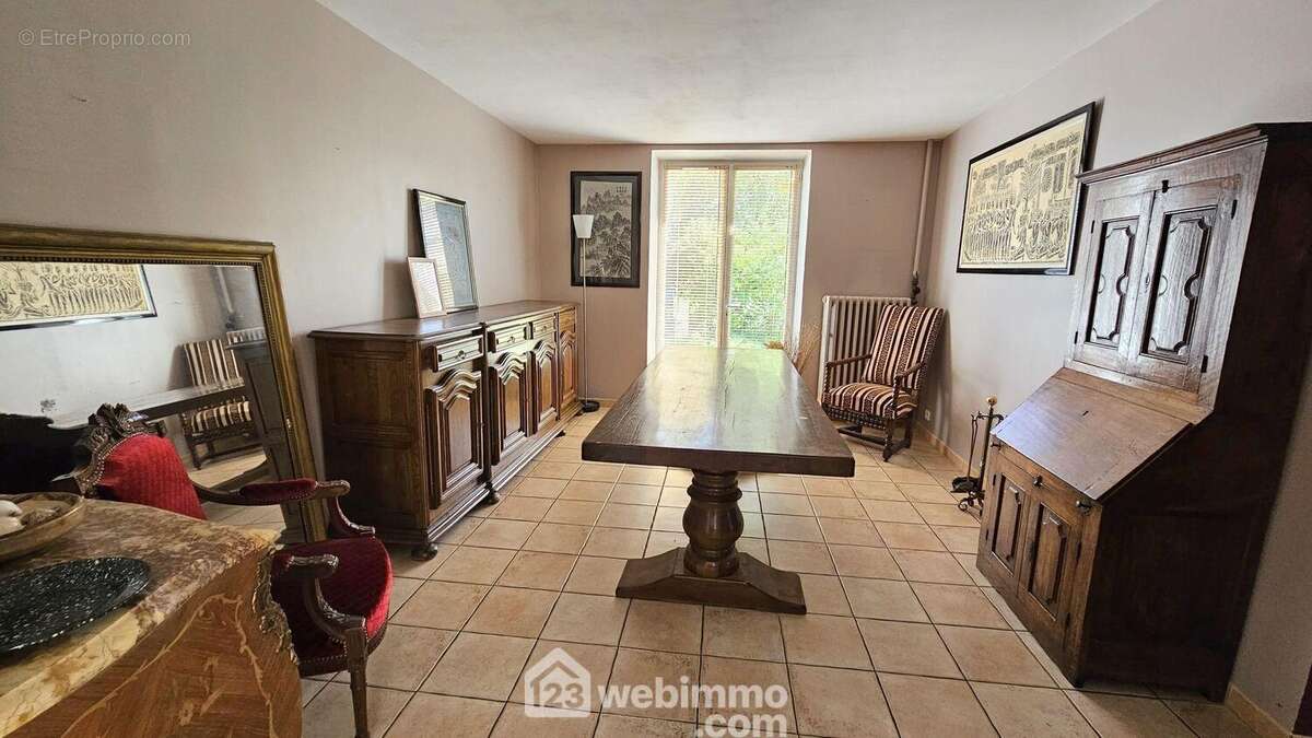 Une salle à manger de 17 m² spacieuse! - Maison à FERICY