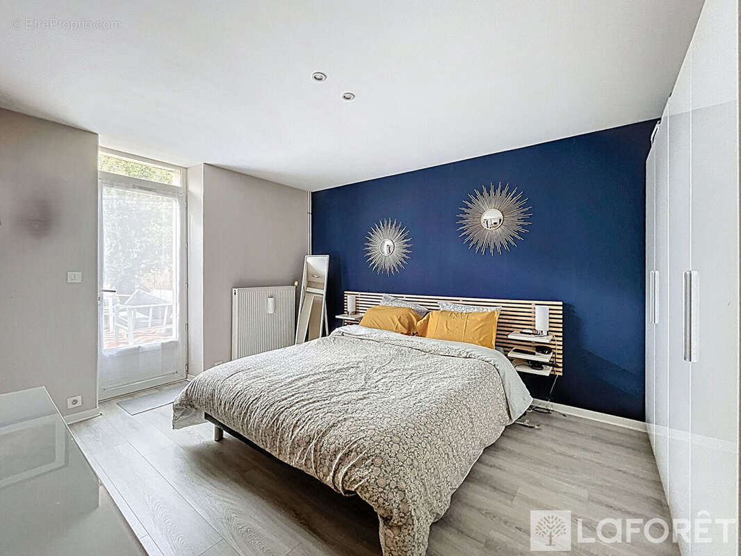 Maison à SAINT-ROMAIN-LA-VIRVEE