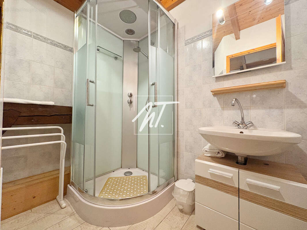 Appartement à MORILLON