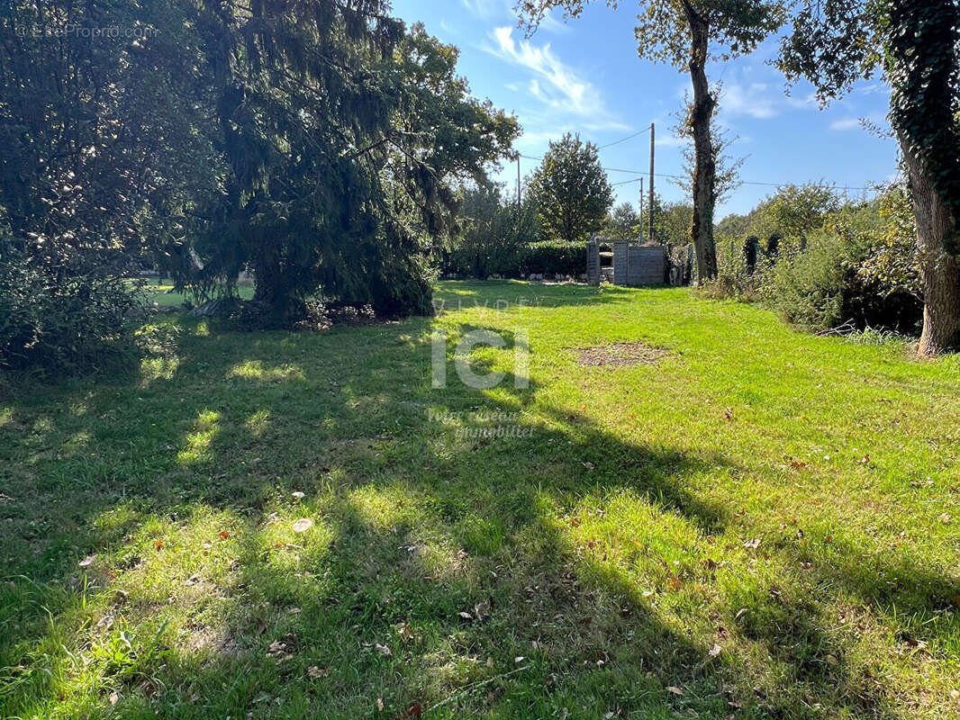 Terrain à LA CHAPELLE-SUR-ERDRE