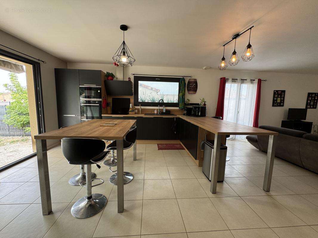 Maison 102 m² à Camaret-Sur-Aigues  - photo 8