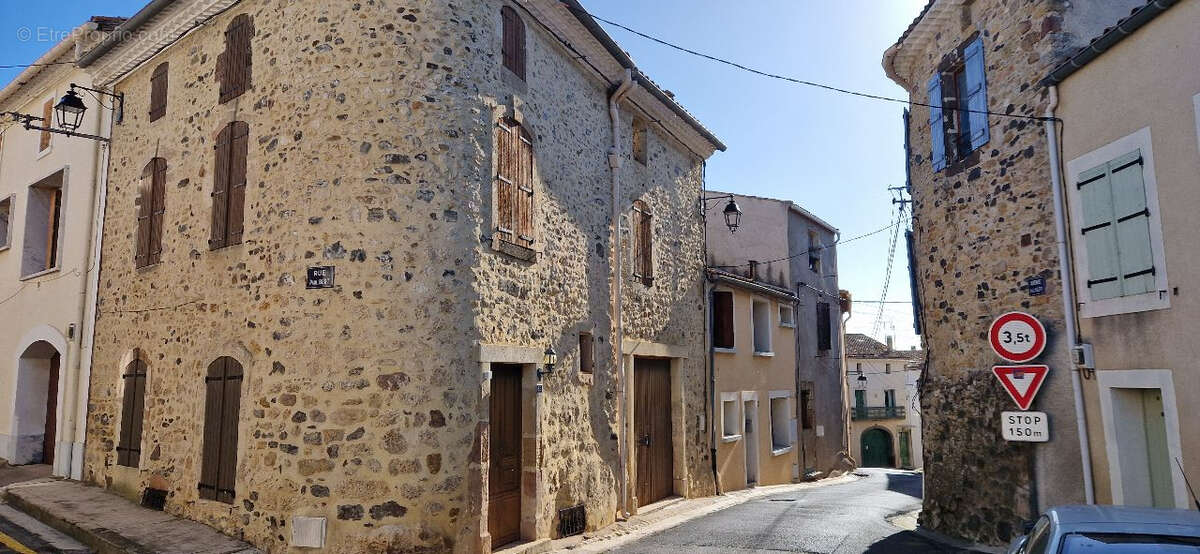 Très belle  maison  de village avec garage et terrasse - photo 2