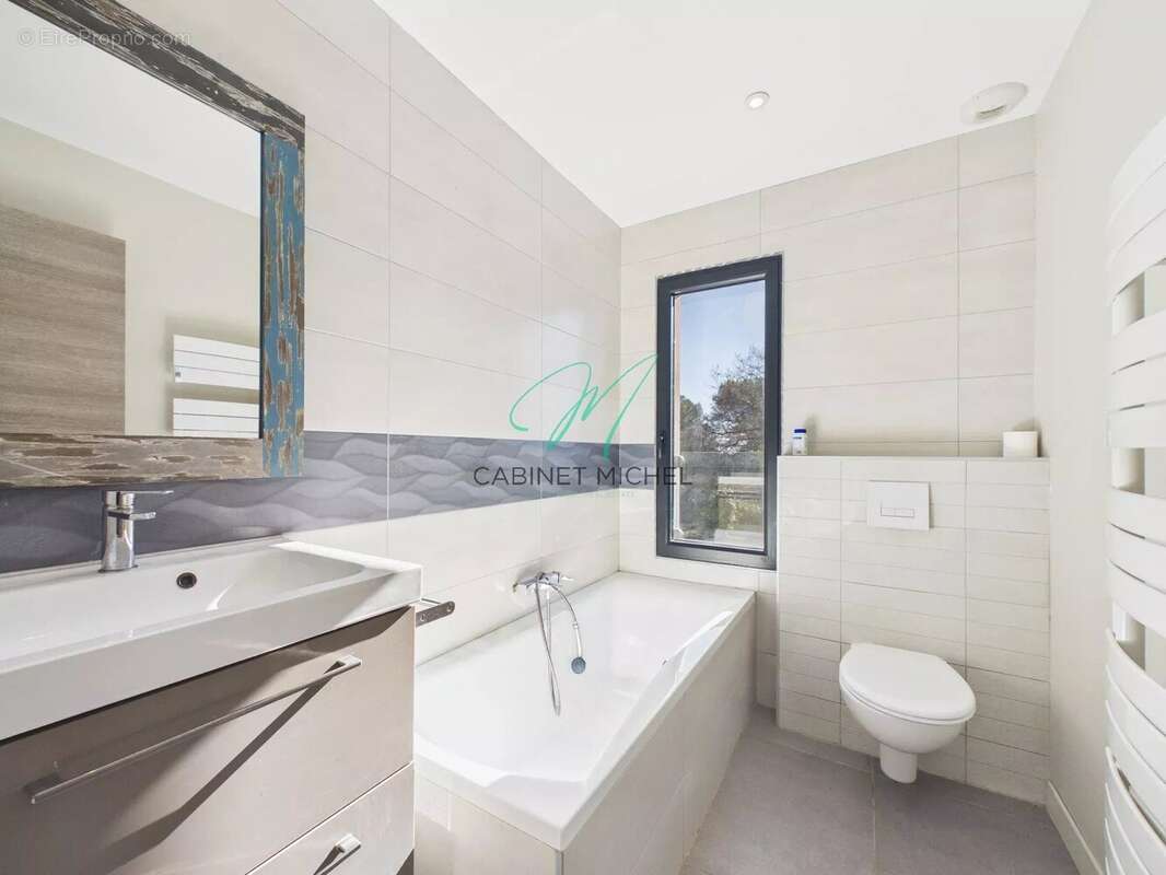 Maison à ROQUEFORT-LES-PINS