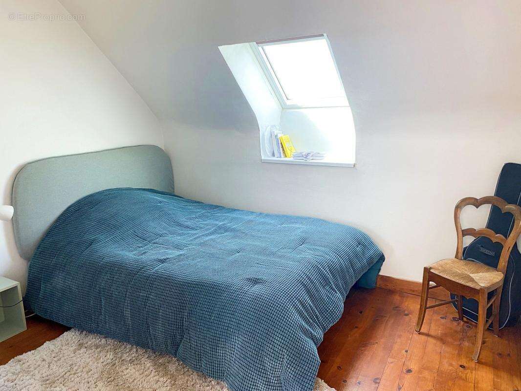 Propriété en pierre 208 m² dont 45 m² de véranda + grange 180 m² – Accessible PMR – 7000 m² – 20 min de Vannes! - photo 10