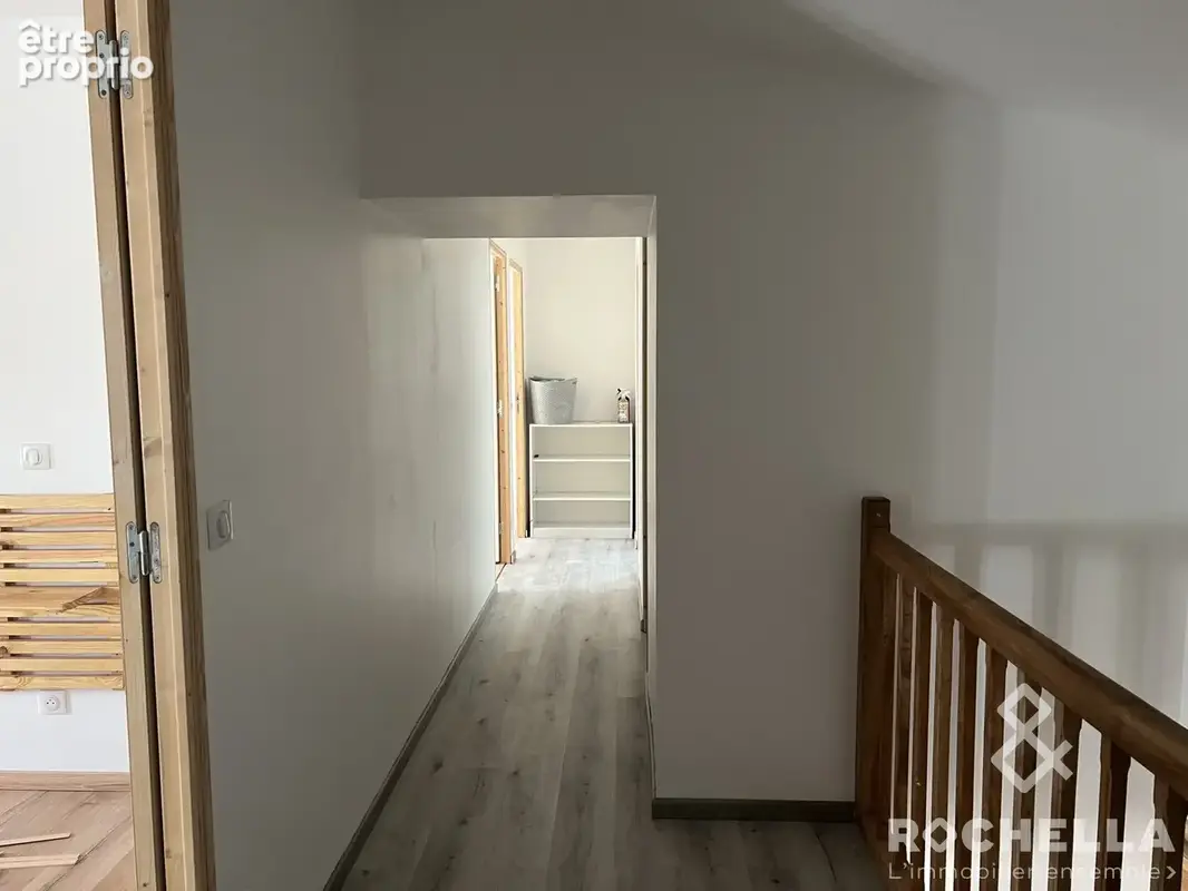 Maison 129 m² à Puyrolland  - photo 7