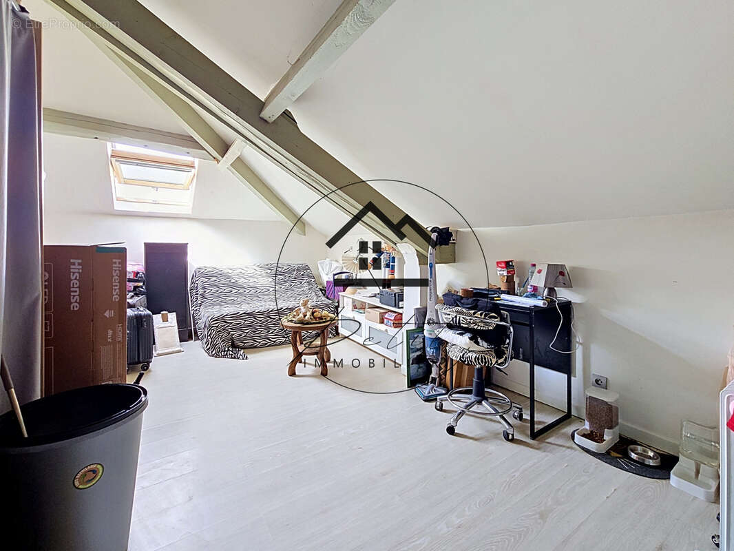Appartement à MOUY