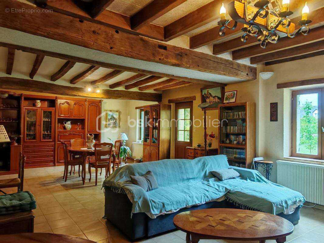 Maison à GIZEUX