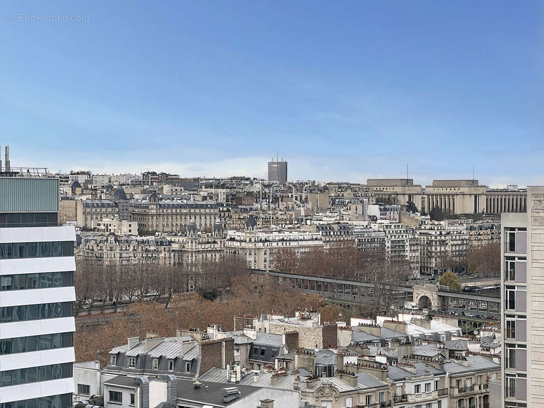 Appartement à PARIS-15E
