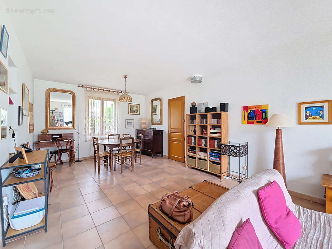 Maison à TOURRETTES-SUR-LOUP