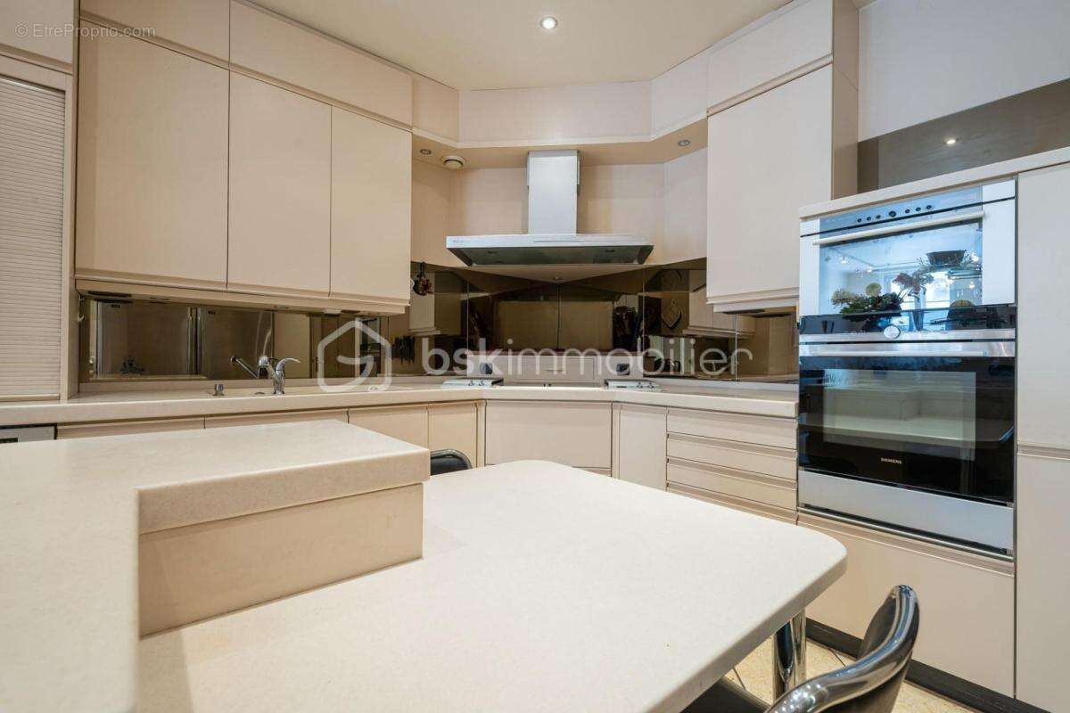 ANNECY – Appartement 211m² Adresse Signature  Rue du Pâquier - photo 10