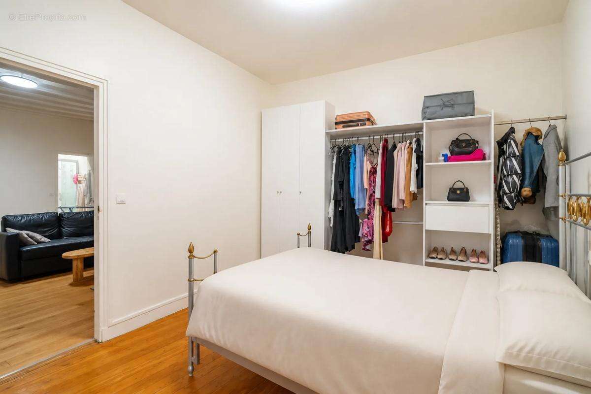 Appartement - 2 pièces - 42 m² - Rue des Écouffes - Paris - photo 5