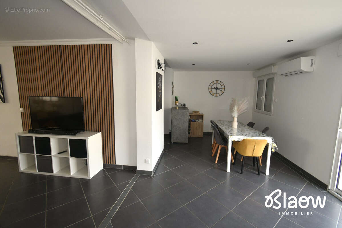 Maison à MEYZIEU