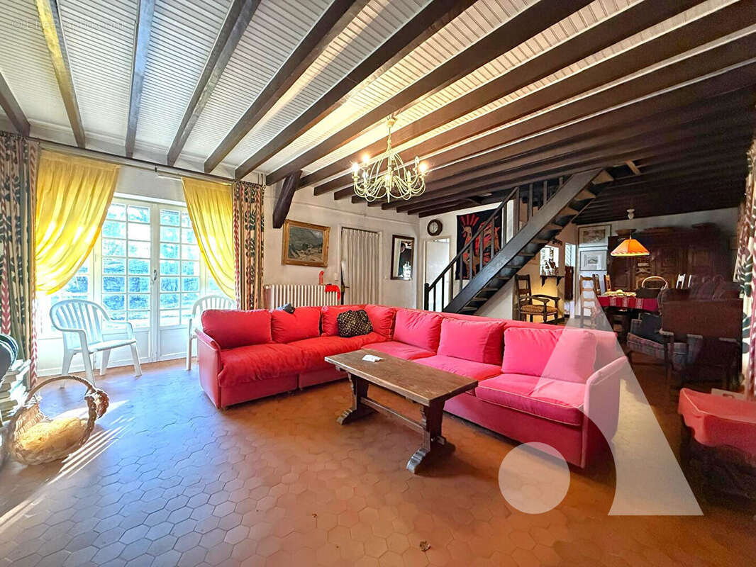 Maison à ESTREES-SAINT-DENIS