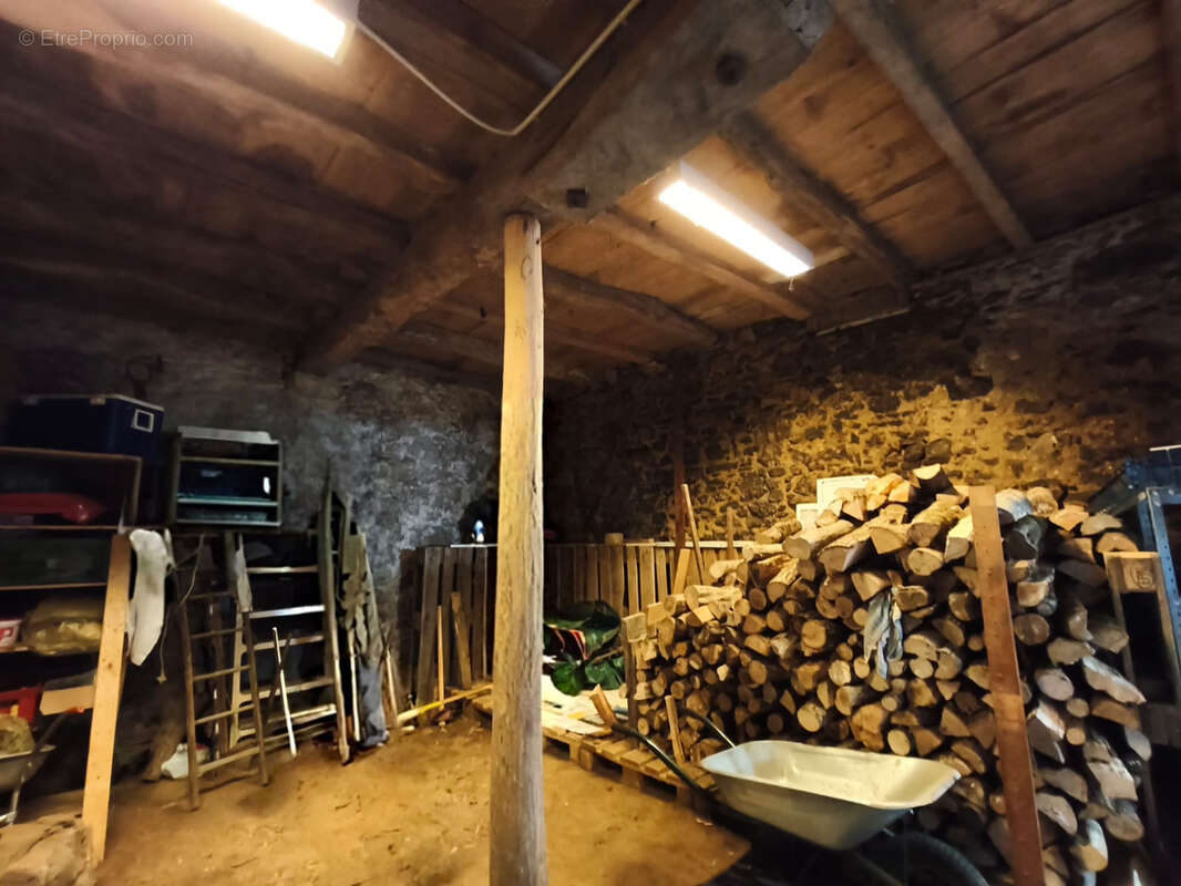 Maison à SERRIERES-DE-BRIORD