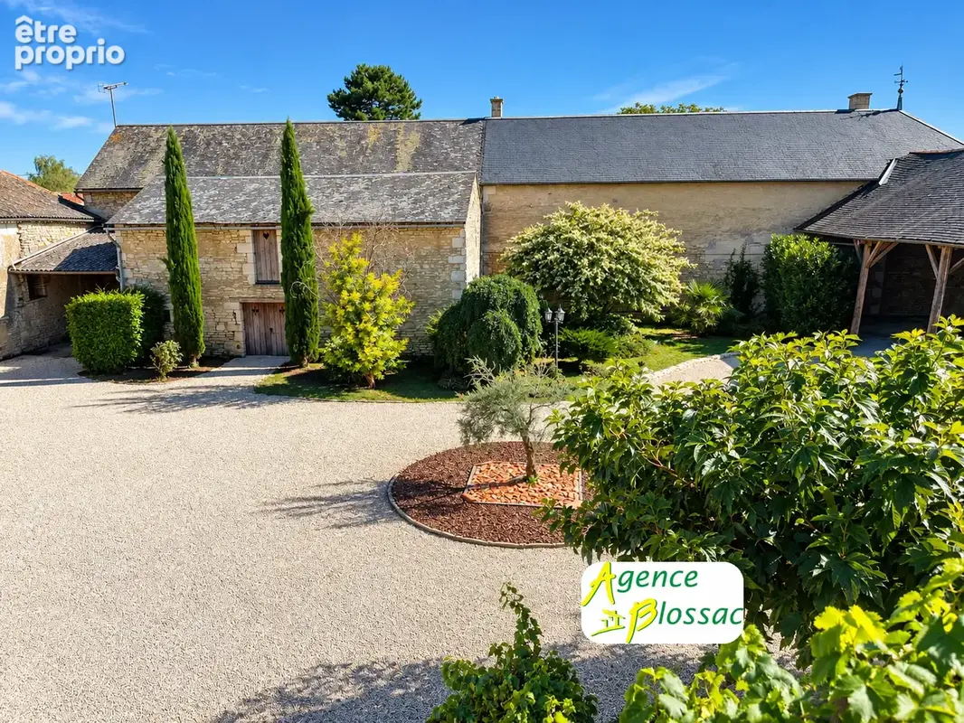 Propriete de caractere avec chambres d hotes et gite - photo 3