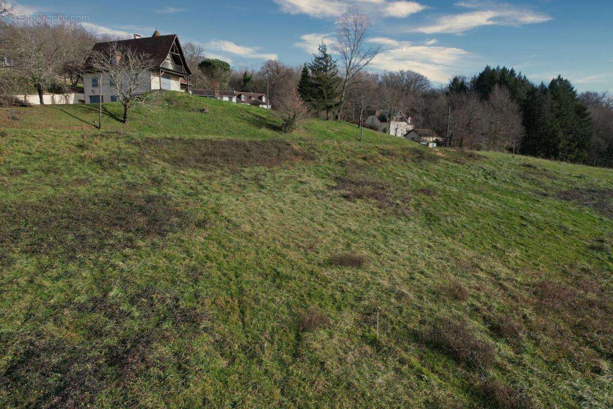 Terrain à GAGNAC-SUR-CERE