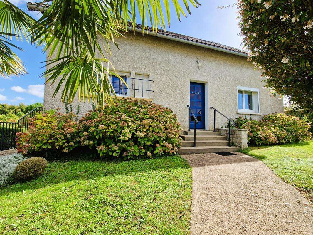 Maison à VOUNEUIL-SOUS-BIARD