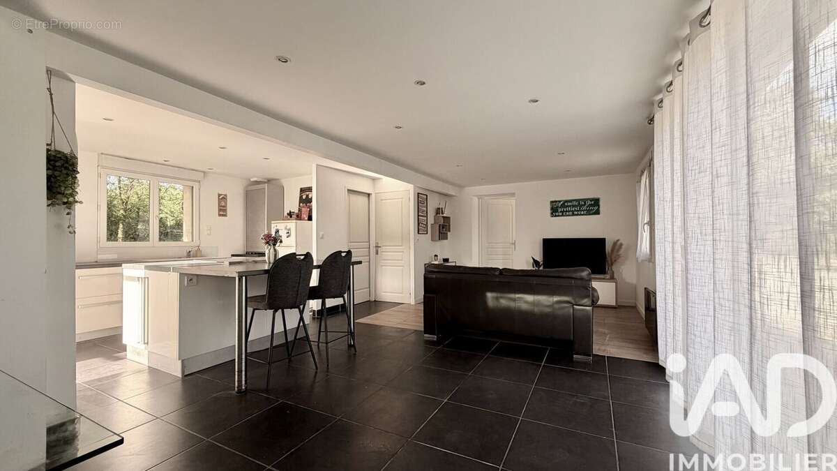 Photo 3 - Maison à SAINT-SATURNIN-SUR-LOIRE