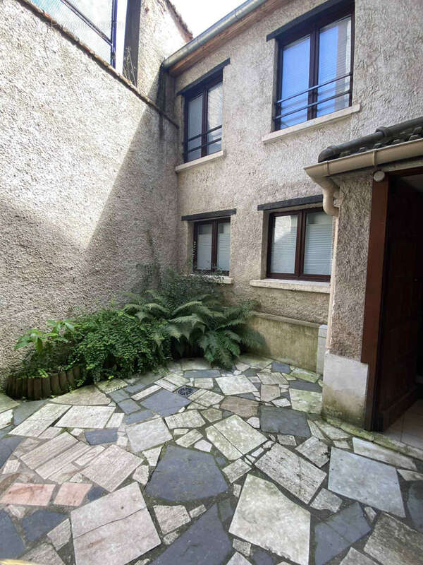 Appartement à LE PLESSIS-ROBINSON