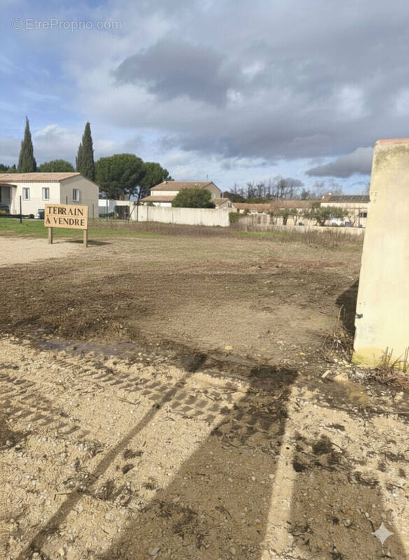 Terrain à SAZE