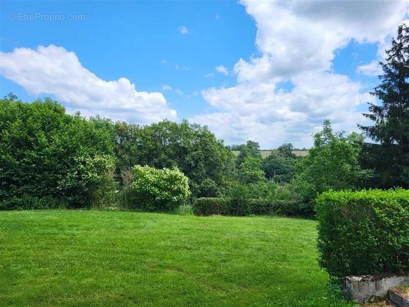 Maison à BUSSIERE-POITEVINE