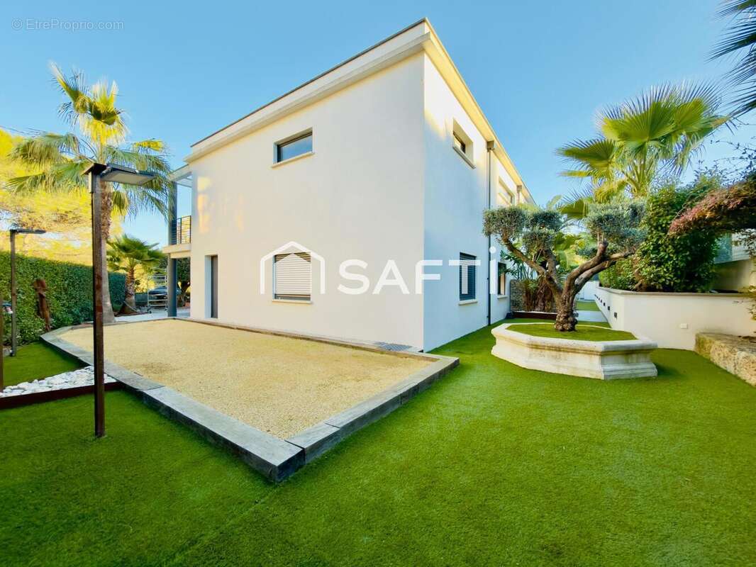 Photo 2 - Maison à FREJUS