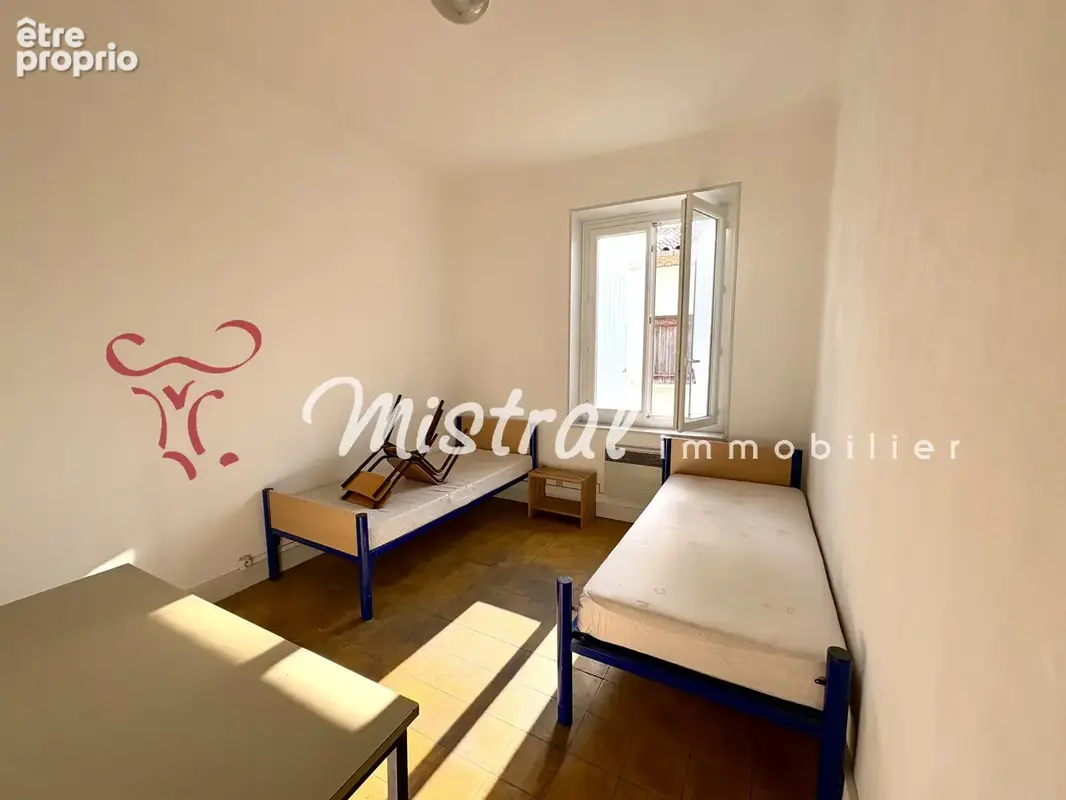 Aigues mortes appartement avec terrasse et local commercial - photo 15