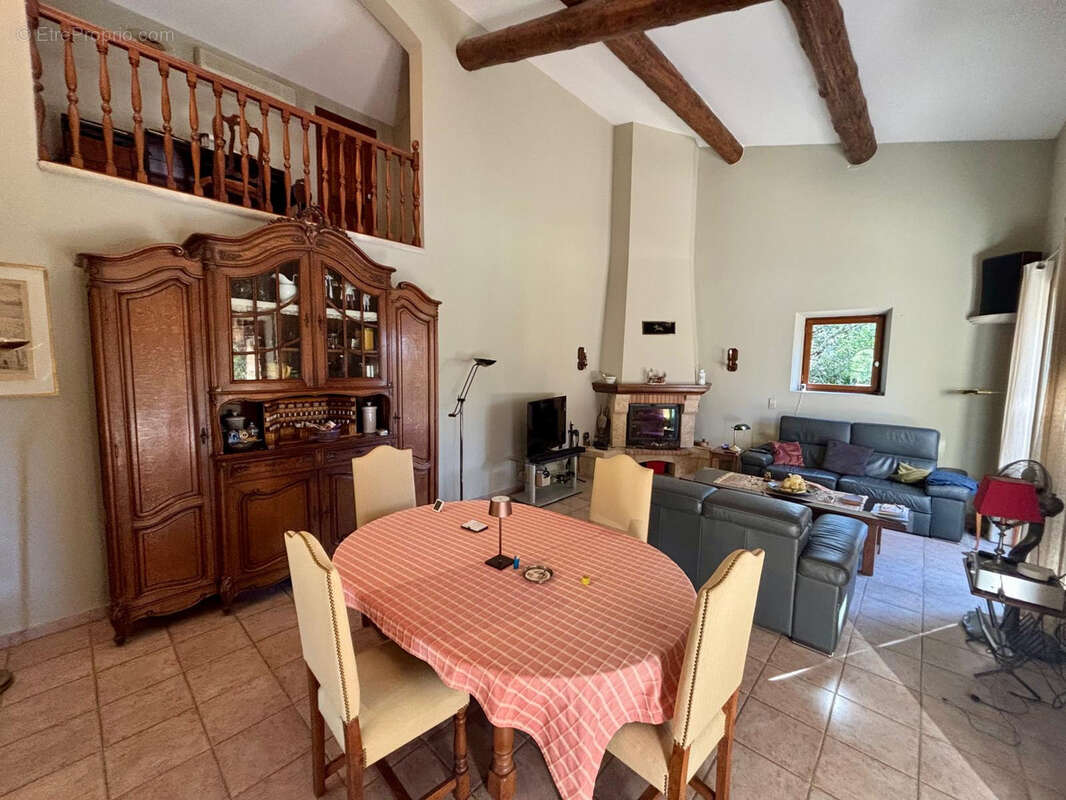 Maison à GRIGNAN