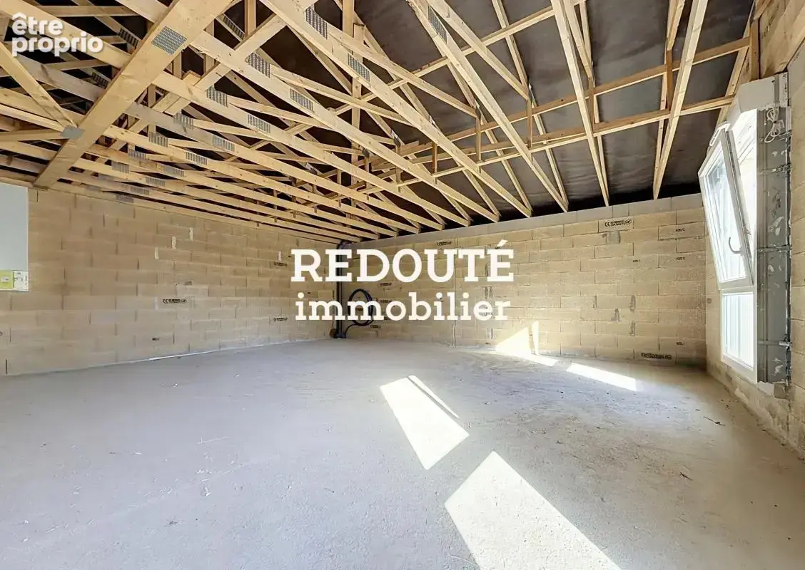 Plateau de 47 m² au 2ème et dernier étage – à aménager - photo 4