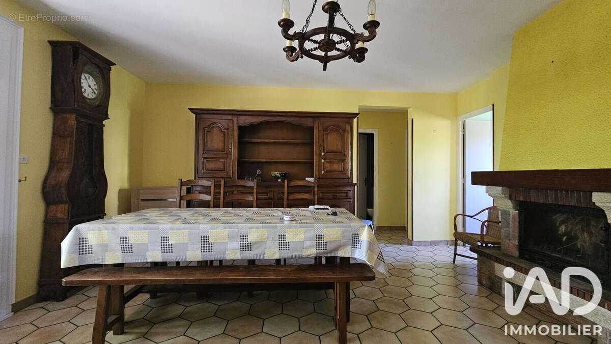 Maison 98 m² à Saint-Etienne-De-Maurs  - photo 3